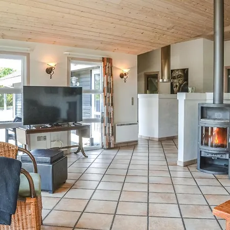 Stunning In With Kitchen *
