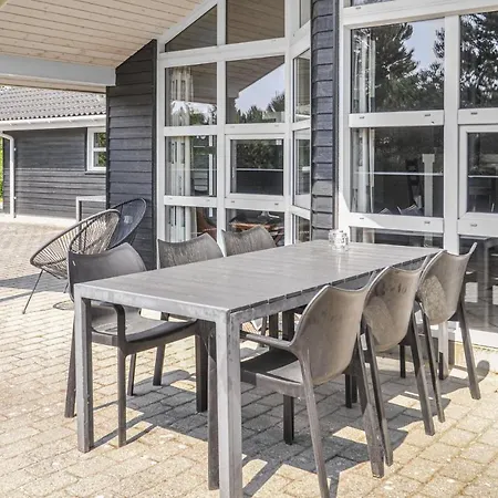 펜션 Cozy Home In Blavand With Sauna