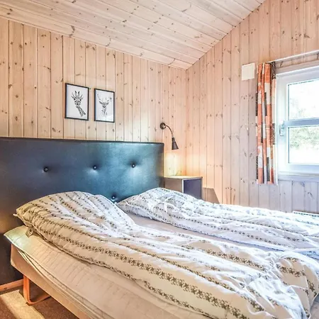 Cozy Home In Blavand With Sauna Blåvand