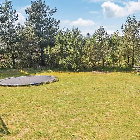 Stunning In With Kitchen Holiday home *