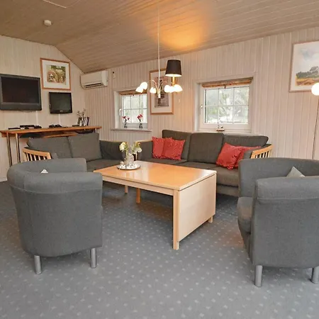 펜션 Cozy Home In Blavand With Sauna *