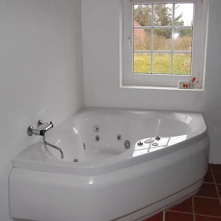 Cozy Home In Blavand With Sauna 펜션 *